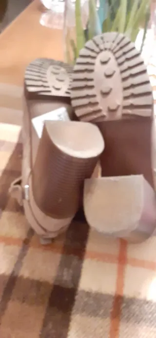 Botines tacón beige y marrón