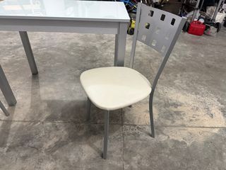Mesa y 2 Sillas para cocina