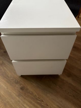 Mesa de noche Ikea blanca
