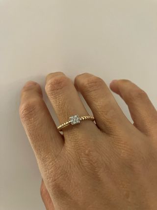 Anillo Oro 18k con Diamantes Cuadrado