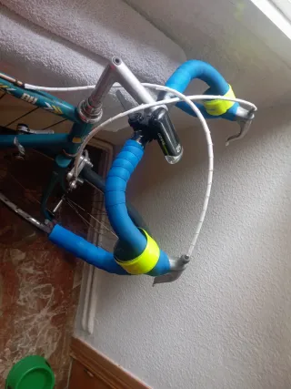 Bicicleta Carretera BH Azul