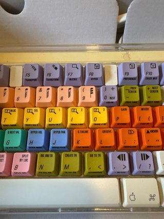 Teclado Apple M7803 Personalizado para Logic Pro