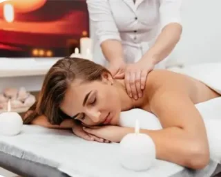 Masaje terapéutico, relajante.