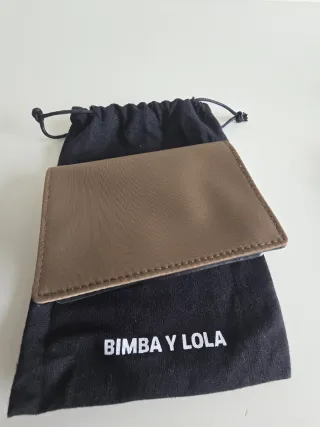 Portatarjetas Bimba y Lola marrón, original.