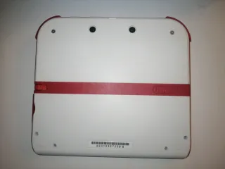 Nintendo 2DS edición Tomodachi Life Blanca y Roja