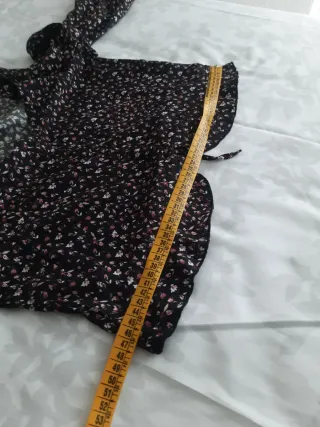 Blusa Noon. T.S. estampada manga acampanada