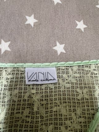 Camisón verde y blanco