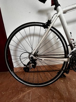 Bicicleta Carretera B'TWIN Triban Bianca