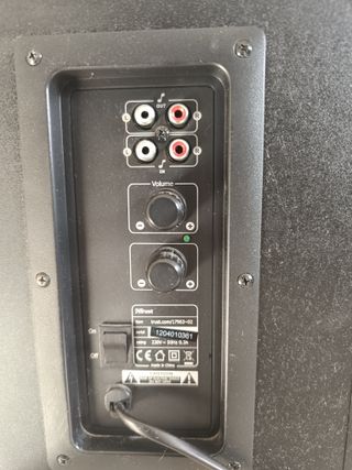 Altavoces Trust 2.1 con subwofer