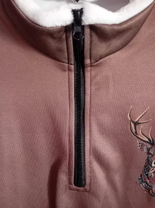 Jersey con cremallera y ciervo