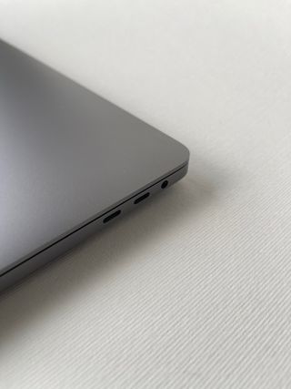 MacBook Pro 16 • 16GB