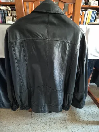 Cazadora de cuero negra Talla 56