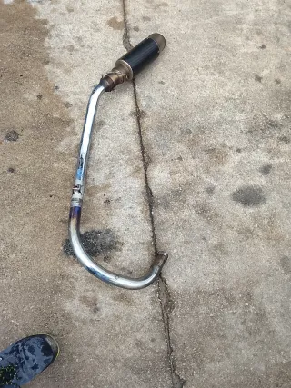 Tubo de escape moto Daelim roadwin 125