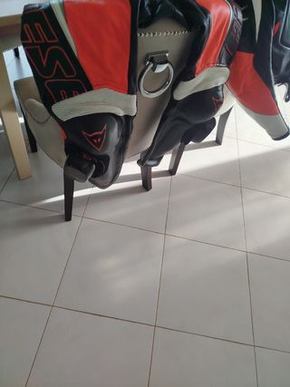 Mono de moto Dainese,sin arrastrones ni roturas.