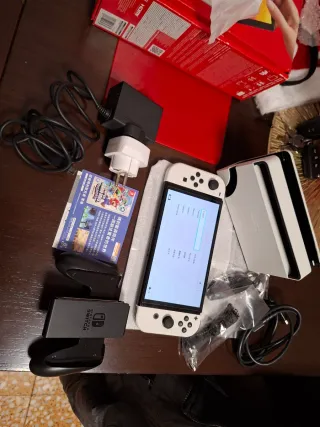 Nintendo Switch OLED Blanca y Negra