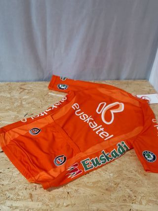 Equipación Ciclismo Euskaltel Naranja