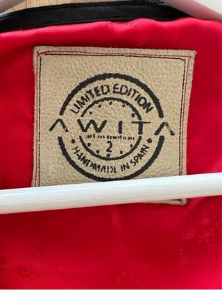 Chaqueta Awita Roja sin usar