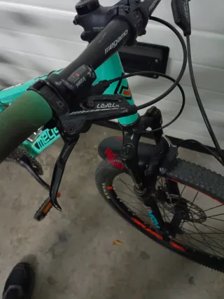 Megamo KU4 Rueda 24 frenos de disco hidraulicos