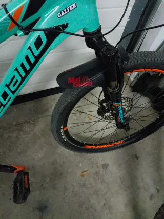 Megamo KU4 Rueda 24 frenos de disco hidraulicos