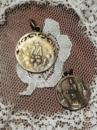 Medalla Sagrado Corazón y Señora Montserrat