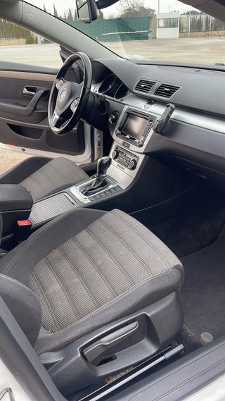 Volkswagen Passat CC 2011