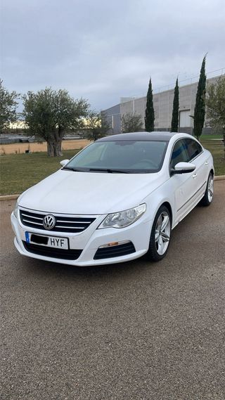 Volkswagen Passat CC 2011