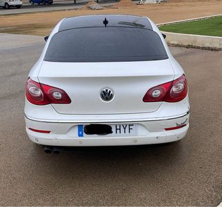 Volkswagen Passat CC 2011