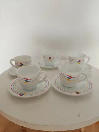 Juego de café incompleto