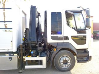 Volvo FL 290.16-CAMIONES GRUA