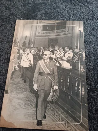 Revistas antiguas franquistas