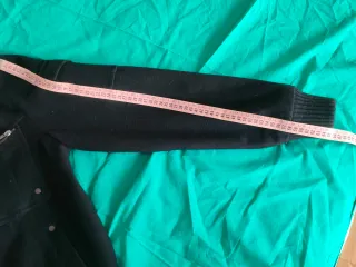 Cazadora negra de paño