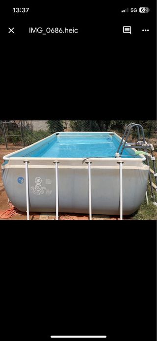 Piscina desmontable azul y blanca