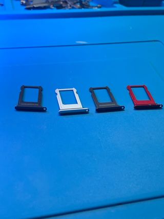 Porta SIM originale per iPhone 8 / 8 Plus di Apple