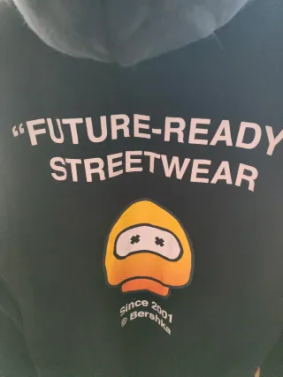 Sudadera Bershka Negra