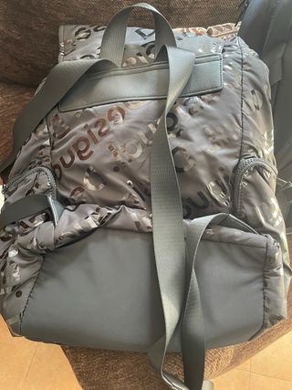 Mochila Desigual Negra Brillante