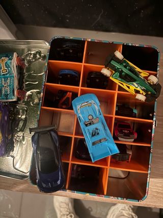 Caja 18 Coches Hot Wheels