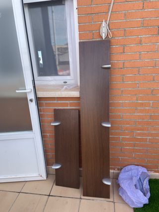 Baldas estanterías madera marrón