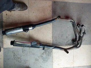 Suzuki GSXF 600 escapes originales años 90