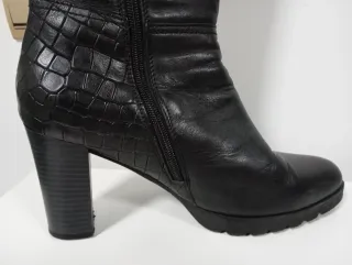 Botas altas negras talla 40