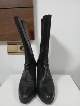 Botas altas negras talla 40