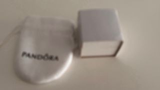 Brincos Pandora Coração Caixa e Saquinho