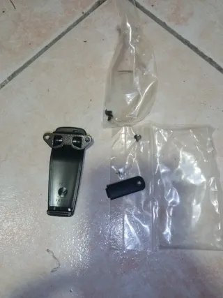 Clip cintura Icom MB-103 per radio