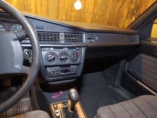 Mercedes-Benz 190D 2.5