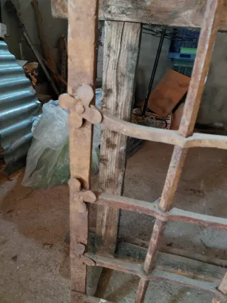 Antigua reja de hierro forjado