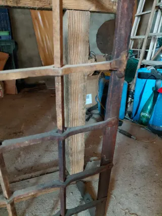 Antigua reja de hierro forjado