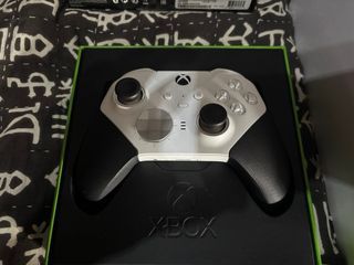 Xbox Series S 512GB + Mando Elite Series 2