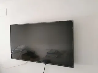 Televisión 40 Smart TV +soporte pared