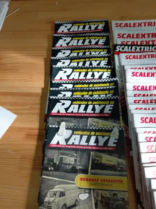 Revistas Scalextric y vehículos de asistencia