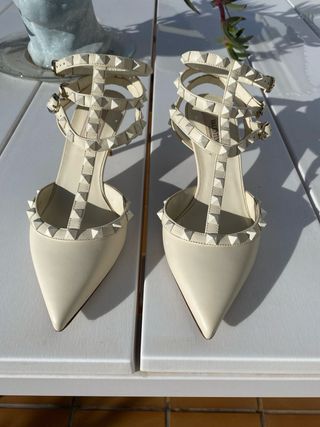 Zapatos Valentino Rockstud Beige/Blanco