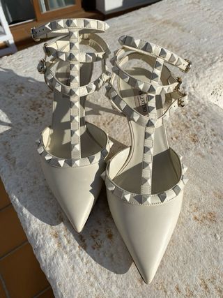 Zapatos Valentino Rockstud Beige/Blanco